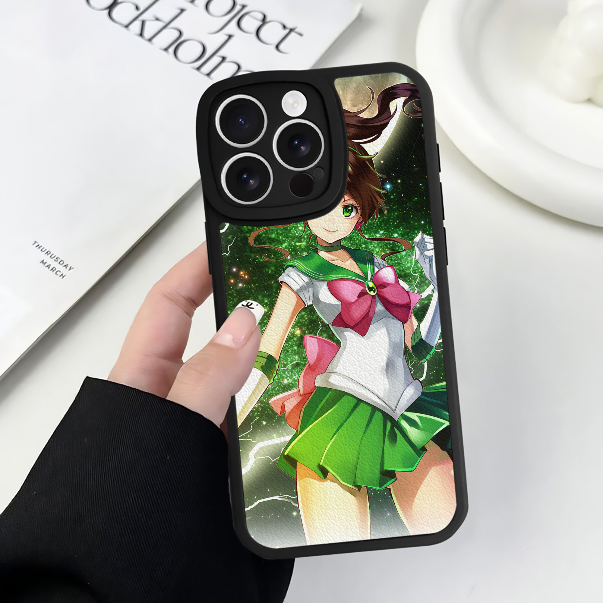 （画像用） 美少女戦士セーラームーン Sailor Moon 【iPhone 16シリーズ対応】シリコンスマホケース（レザー調） 材質：シリコン